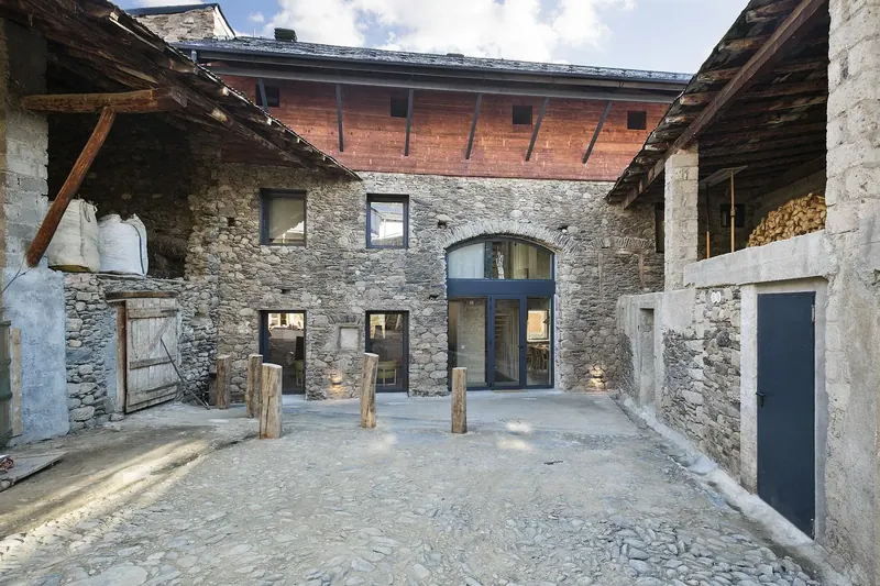 Cerdanya — испанский анклав Llívia, фермы и каньонинг